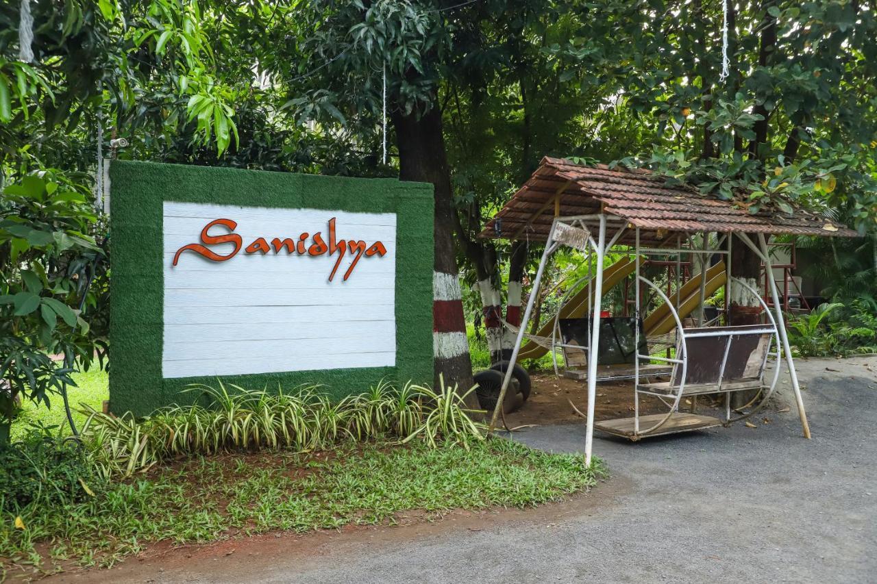 Sanidhya Resort Alībāg Exterior foto
